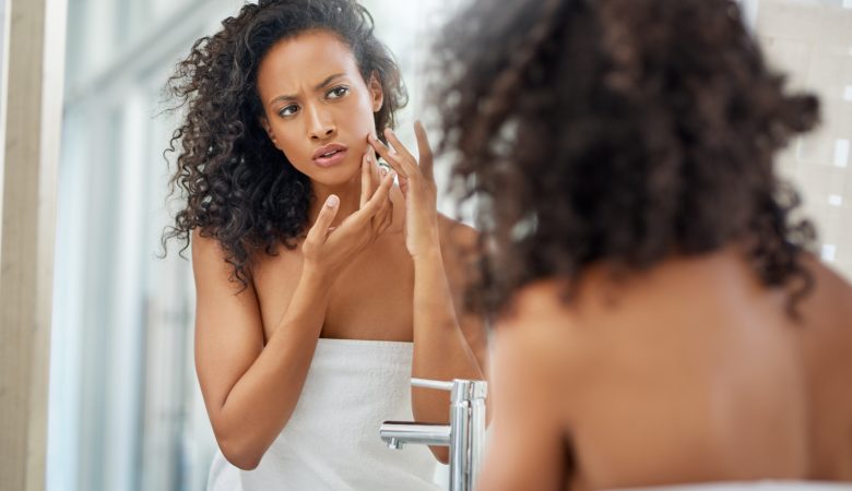 Rotina de cuidados para a pele com dermatite atópica: veja como equilibrar o microbioma