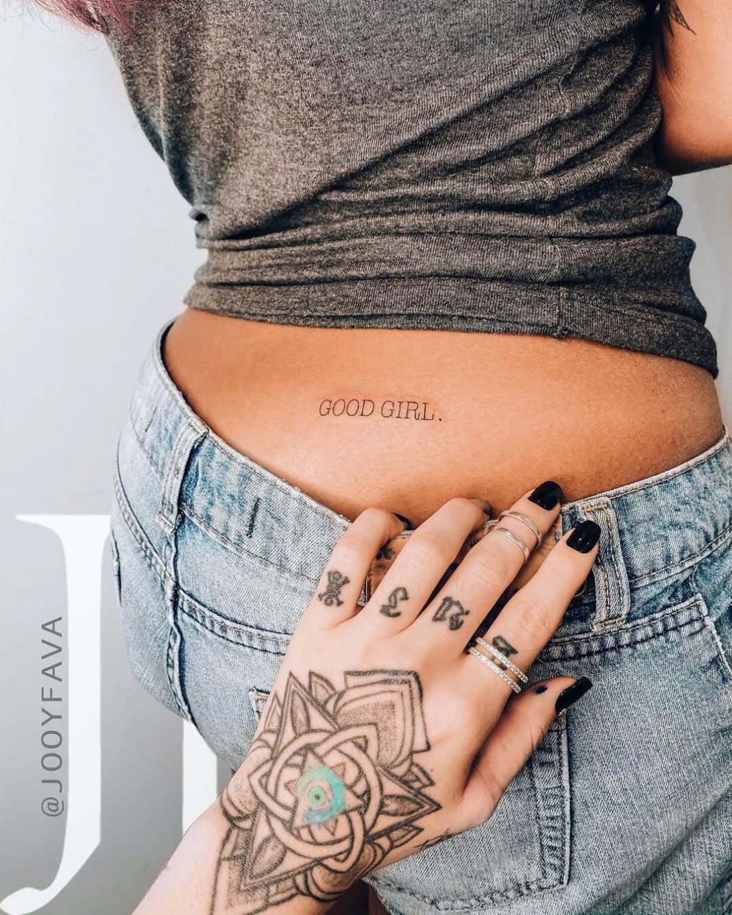 84 inspirações de tatuagens femininas para fazer em 2022. As tatuagens mais lindas que você vai ver hoje, e tudo isso para te inspirar na sua próxima tattoo. E não esqueça de sempre cuidar da saúde da sua pele pré e pós tatuagem!