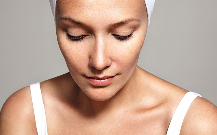 Pele seca é a mesma coisa que pele desidratada ou ressecada? Embora sejam parecidas, elas têm diferenças nas causas e tratamentos. Se você quer entender melhor essa diferença, vai adorar o nosso texto de hoje!