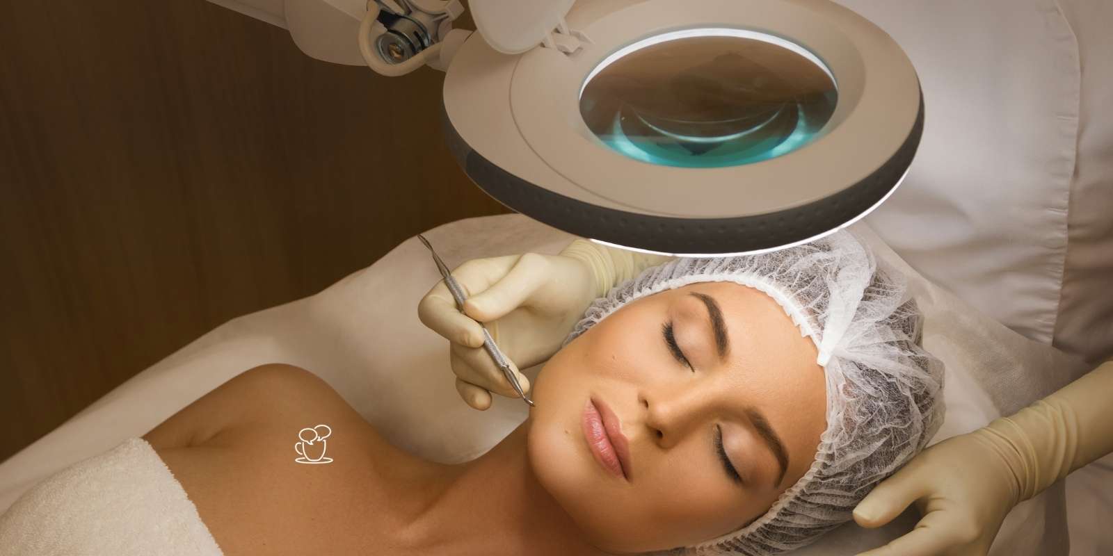 Desenvolvida para ampliar a limpeza de pele tanto em eficácia quanto em benefícios. Para isso, associamos a limpeza de pele com todos os benefícios da Fotobiomodulação.